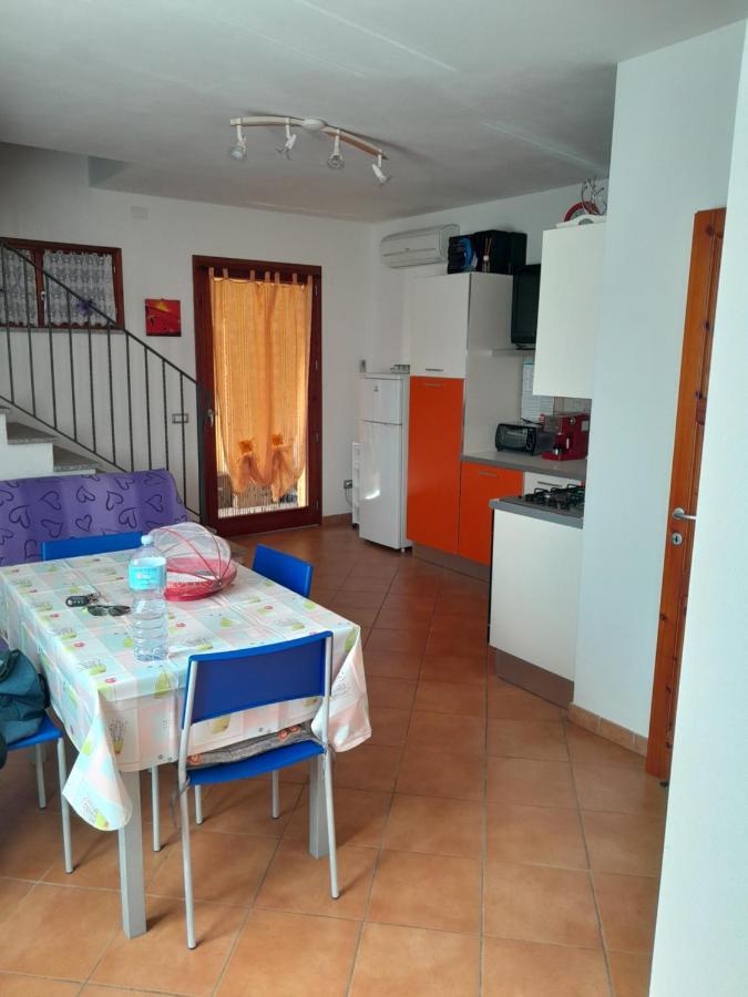 Villa Su Due Livelli Super Accessoriata SantʼAnna Arresi エクステリア 写真