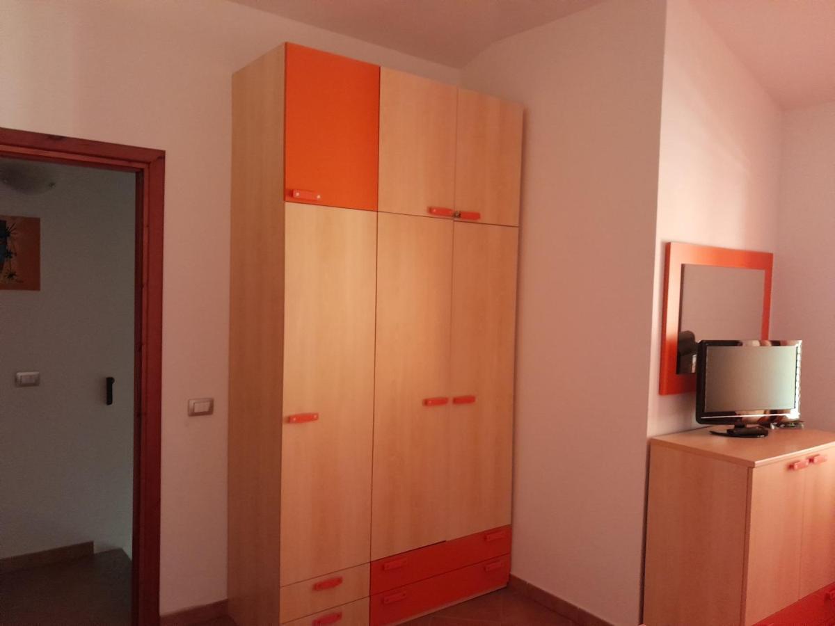 Villa Su Due Livelli Super Accessoriata SantʼAnna Arresi エクステリア 写真