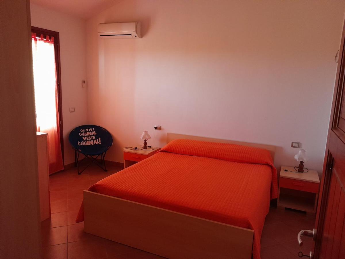 Villa Su Due Livelli Super Accessoriata SantʼAnna Arresi エクステリア 写真